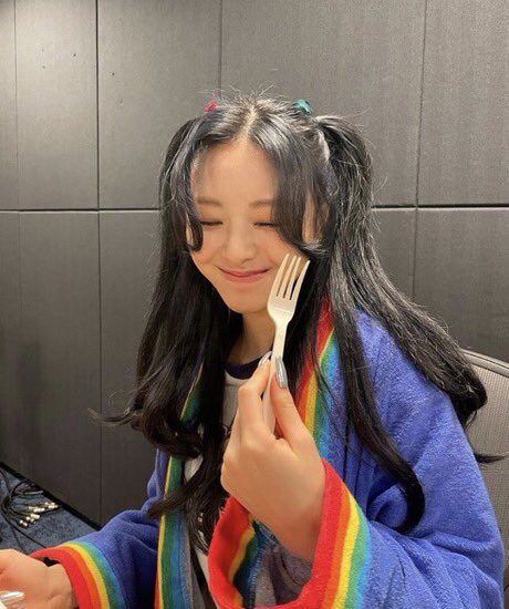 yejisvhs's tweet photo. hi i’m moving to @ayodiluc please read my carrd before you req https://t.co/DokuKDIgBG https://t.co/WM2o8ubgre