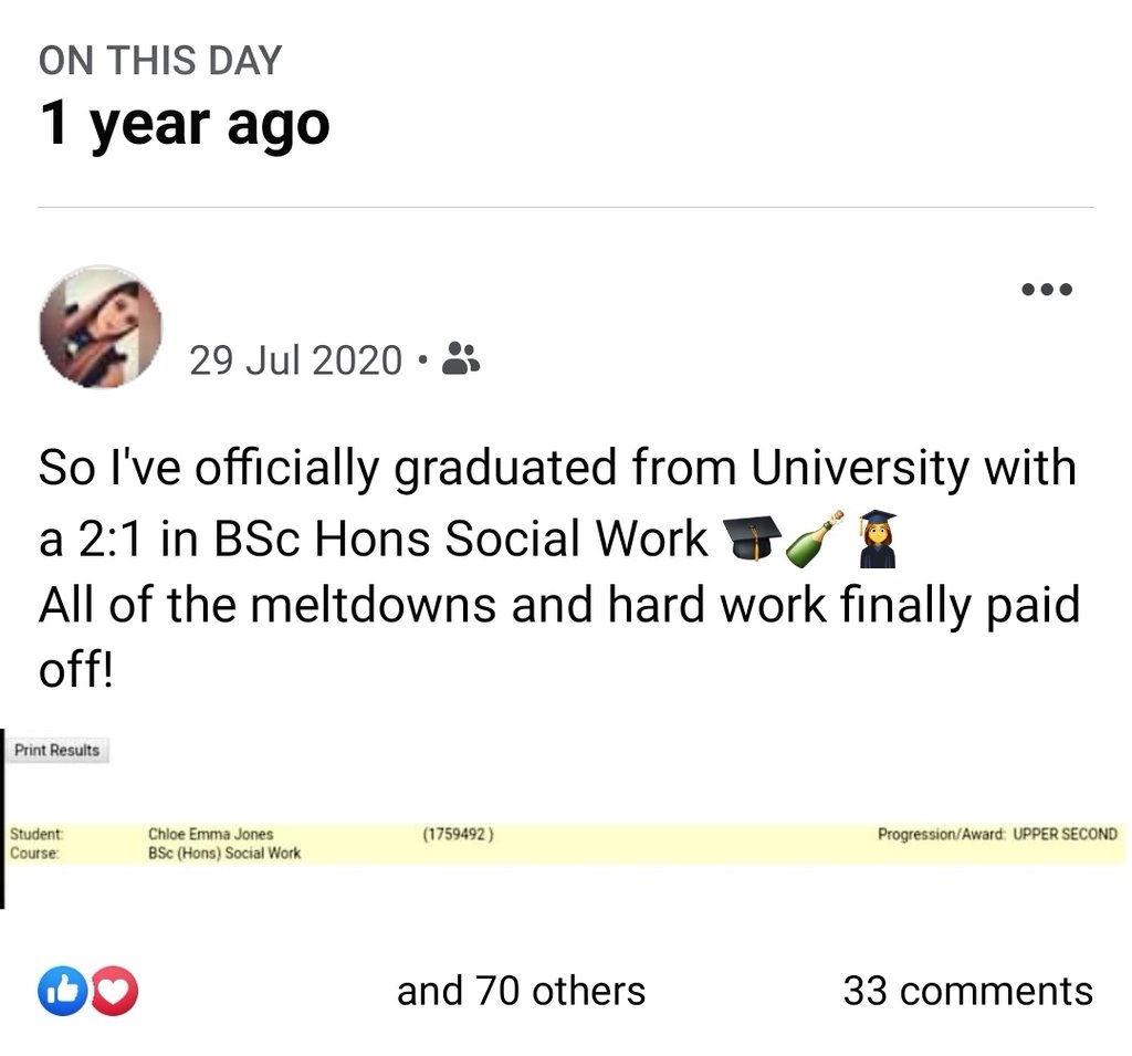 ChloeeJones1's tweet photo. How has it been 1 year since I graduated from university 😳🎓
#NewlyQualifiedSocialWorker https://t.co/FygSIRcMWb