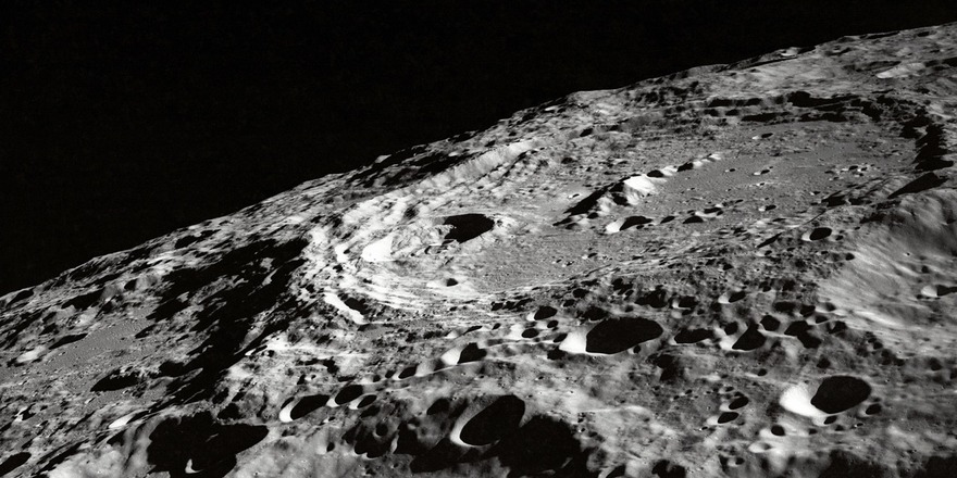 FussyLibrarian's tweet photo. Over the moon? No, *on* the moon — author @susankayequinn has put 125 indie authors' works in a lunar time capsule! https://t.co/dSvt8yh2z8 #writersonthemoon https://t.co/ZokgqqLk03
