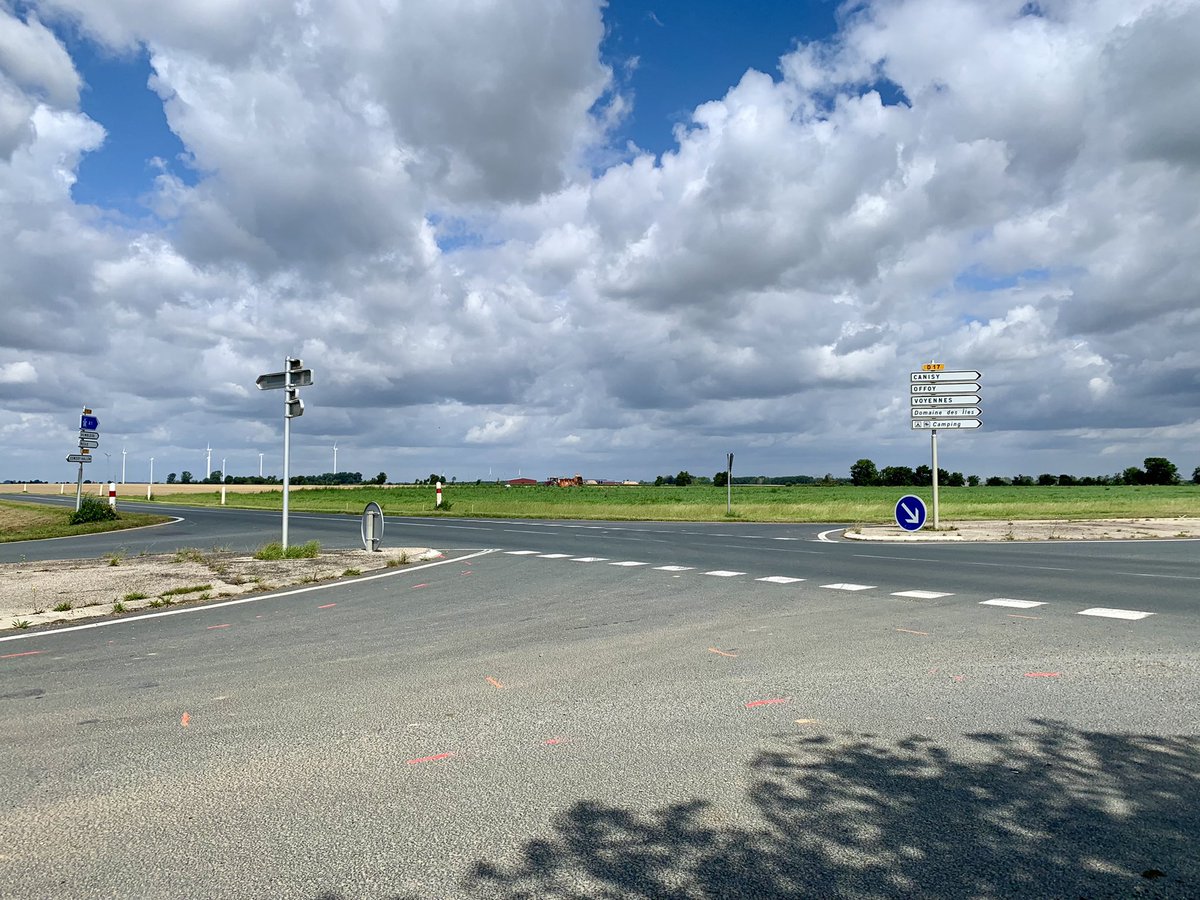 SHaussoulier's tweet photo. Présentation ce jeudi midi du projet d’#aménagement et de mise en #sécurité du carrefour entre les RD 930 et 17 situé entre #Hombleux et #Ham. Le Département @Somme_fr renforce la sécurité sur ses #routes, notamment là où les #accidents sont anormalement nombreux, comme ici. https://t.co/w6vMlnburT