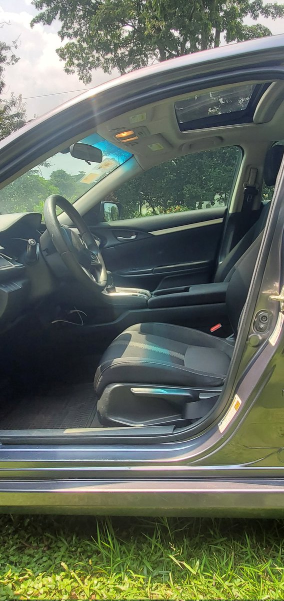 Erns_autos's tweet photo. 🔥Hot hot Sale!!!!🔥🔥 At Ern's 

2016 Honda Civic EX 2.0L 
Ghc 68,000 p3 oo

Retweet AND DM to buy!!!!!! https://t.co/4qyzXAqV2h
