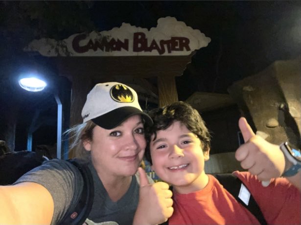 So much fun ⁦<a href="/SFMagicMountain/">Six Flags Magic Mountain</a>⁩! 🤗❤️ #sixflags #sixflagsbugsbunnyworld