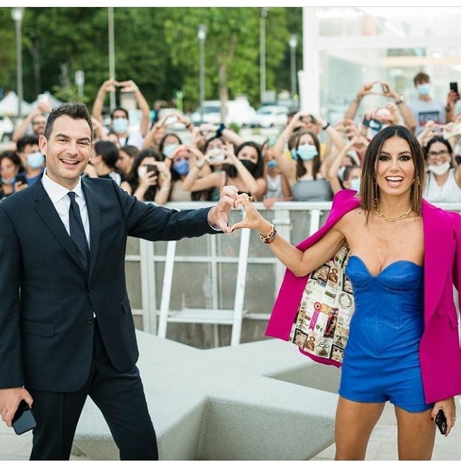 BaldeOfficial's tweet photo. Battitilive stasera su Italia 1! Favolosa Elisabetta Gregoraci in look Balde! #battitilive2021 #elisabettagregoraci #Italia1 #atelierbalde #baldeoutfit https://t.co/aBxdjOdQ2N