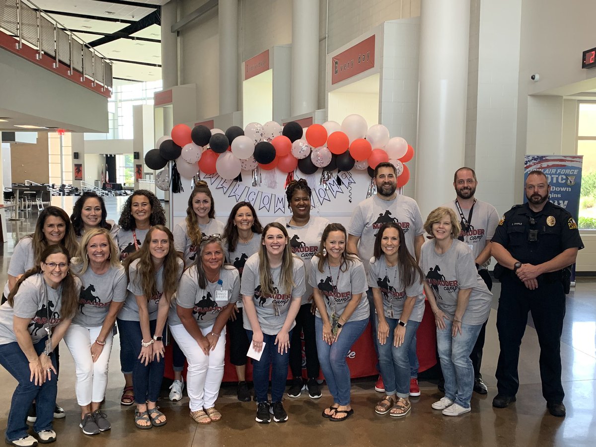 ChantellUpshaw's tweet photo. Thank you @MHS9th Morning and Afternoon volunteers! MARAUDER CAMP 2021 was a big success thanks to you and @marcusstuco @Marcus9StuCo @MsHahnMHS https://t.co/gQxlR3BF4C