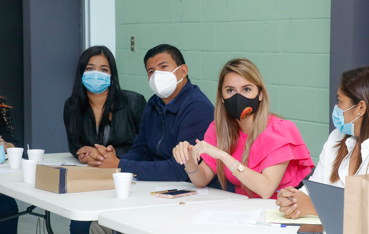 IsdemOficial's tweet photo. Alcaldes y alcaldesas del departamento de La Libertad participaron en capacitación sobre Formulación de Presupuesto Municipal impartida por el ISDEM
#isdematuservicio https://t.co/xO1IKYR0Db