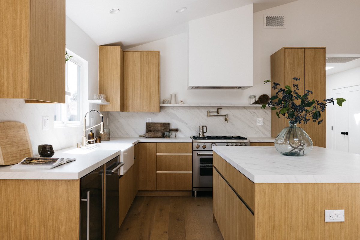 Surrounded by captivating landscaping, this sun soaked retreat is a perfect blend of Scandinavian modernism and classic California-style indoor-outdoor living. 

Listed by Silke Fernald &amp; Courtney Poulos at <a href="/acmerealestate/">ACME REAL ESTATE</a>.

leveragere.com/property-detai…