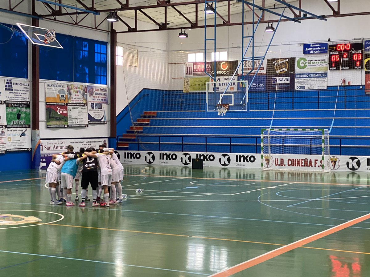 EleniitaGalan's tweet photo. Unión, fuerza, amistad, ilusión, nervios, sacrificio. Muchos sentimientos dentro de cada partido, somos de la COI
Estar en la grada te permite captar momentos únicos.
@udcoinfs
#activa-t
#autoscarlos
#laterrazapub
#elrincondelaplaza
#neumaticosguerrero https://t.co/S3SLrteAVC