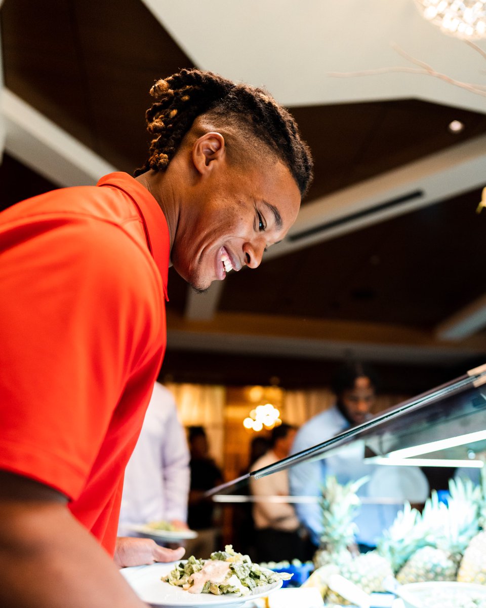 SMUFB's tweet photo. A team culture built on success in all aspects of life. That’s SMU Football. 🏆

#PonyUpDallas #PonyExpress https://t.co/kYFDsR1x42