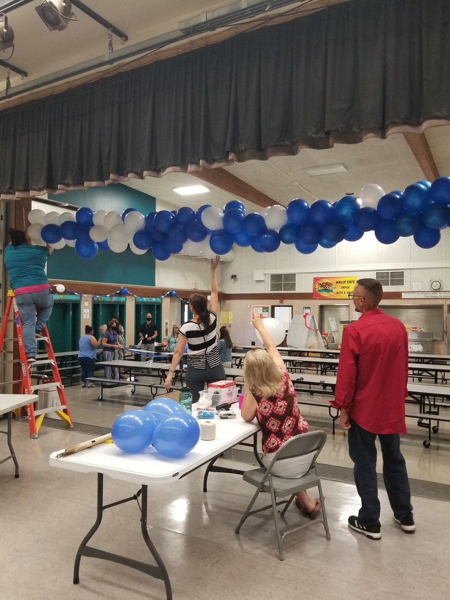CalBear2000's tweet photo. Working together during teacher work day to prepare for our ORCA Opening/1st day of school!
@lodiusd 
#ORCAOpening https://t.co/S3naqor5an