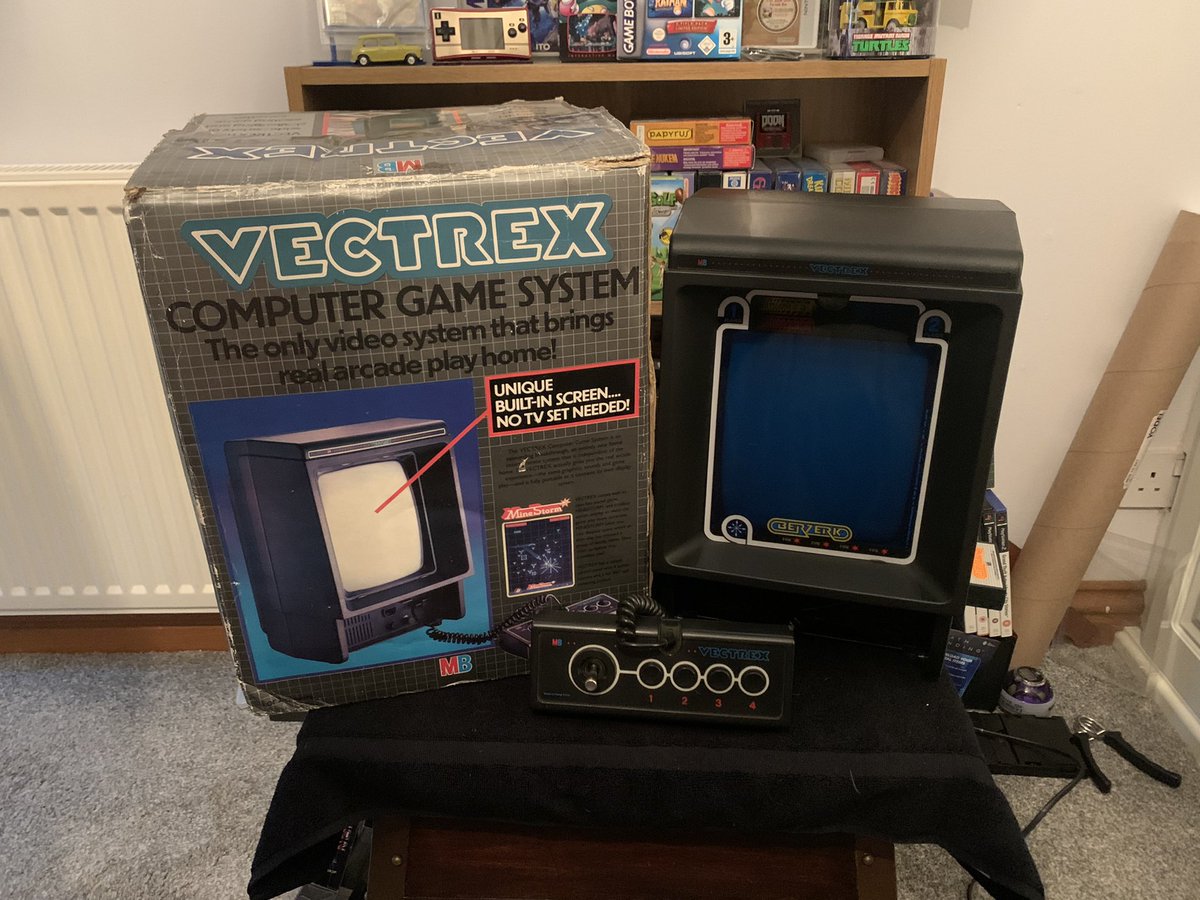 GameKulture's tweet photo. It’s a Vectrex! 🔥
So happy to finally own 1 of these 😁🤘
Little overview vid done along with my first game pick up for it….. &amp; failed attempt at breaking my high score 😅

https://t.co/SXAcDjUeN2 https://t.co/r8njI652il