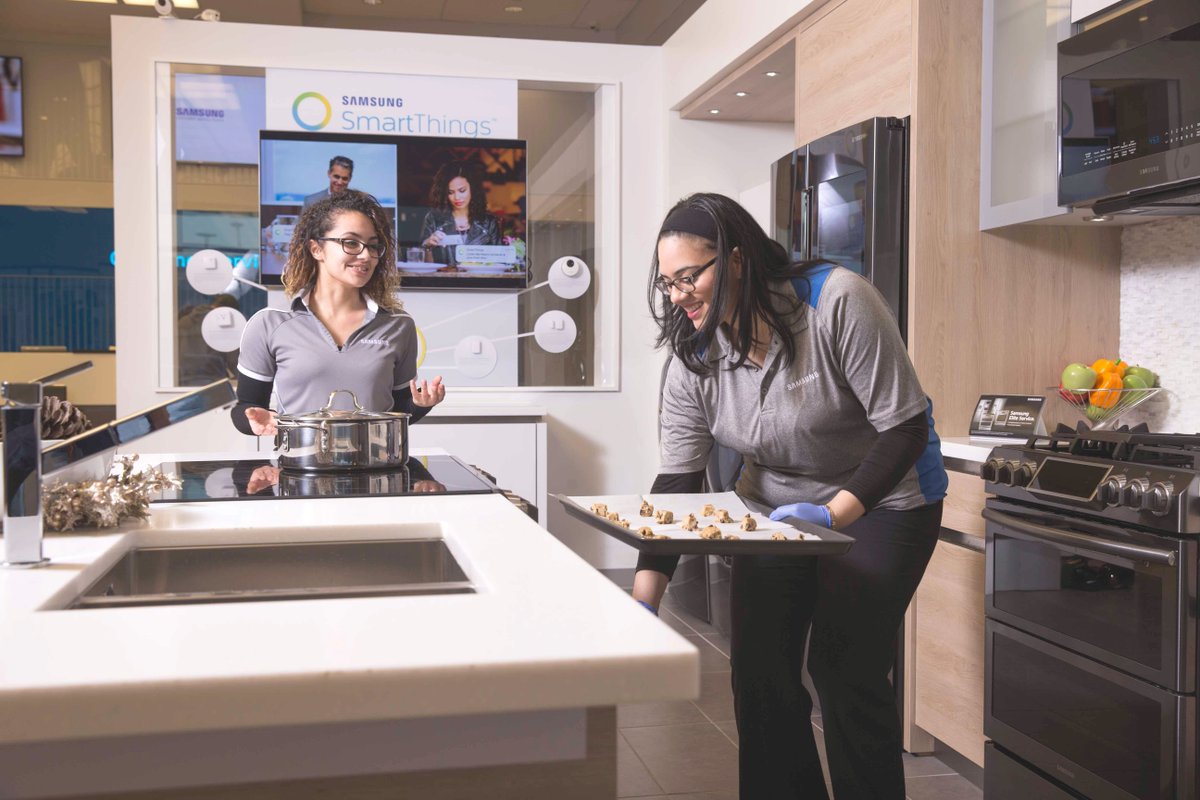 2020Companies's tweet photo. #TBT
Throwback to when baking #cookies was our job! @Samsung
#training #advocacy #experiential #agency #marketing #brandambassadors #brandadvocates #retailmarketing #salessupport #sellingsolutions #experience #samsung #retail #brand #brandawareness https://t.co/SH9zrr59dw