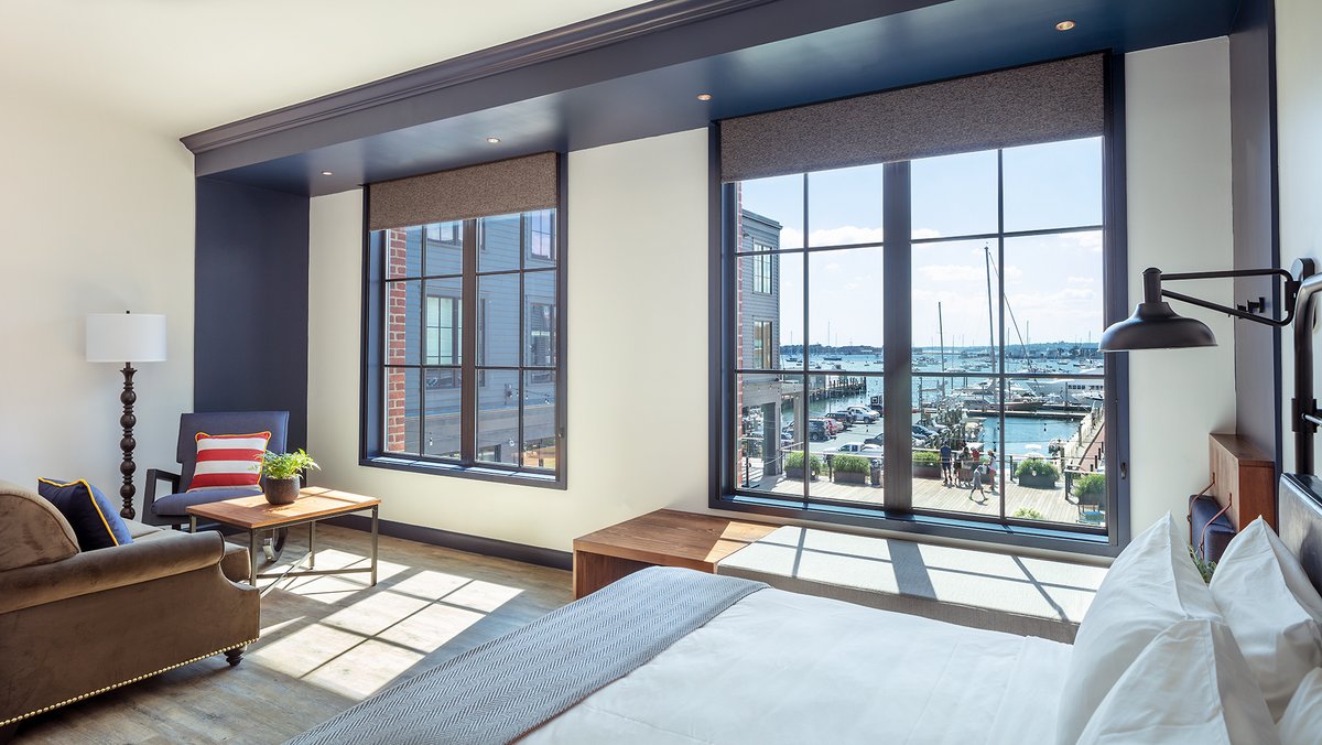 Send that last email and put up that Out Of Office message, the weekend at Hammetts Hotel is calling your name. See you soon at #yourplaceinnewport? Hope so 💙🛏 #homeathammetts

#hotelstay #newportri #theclassiccoast