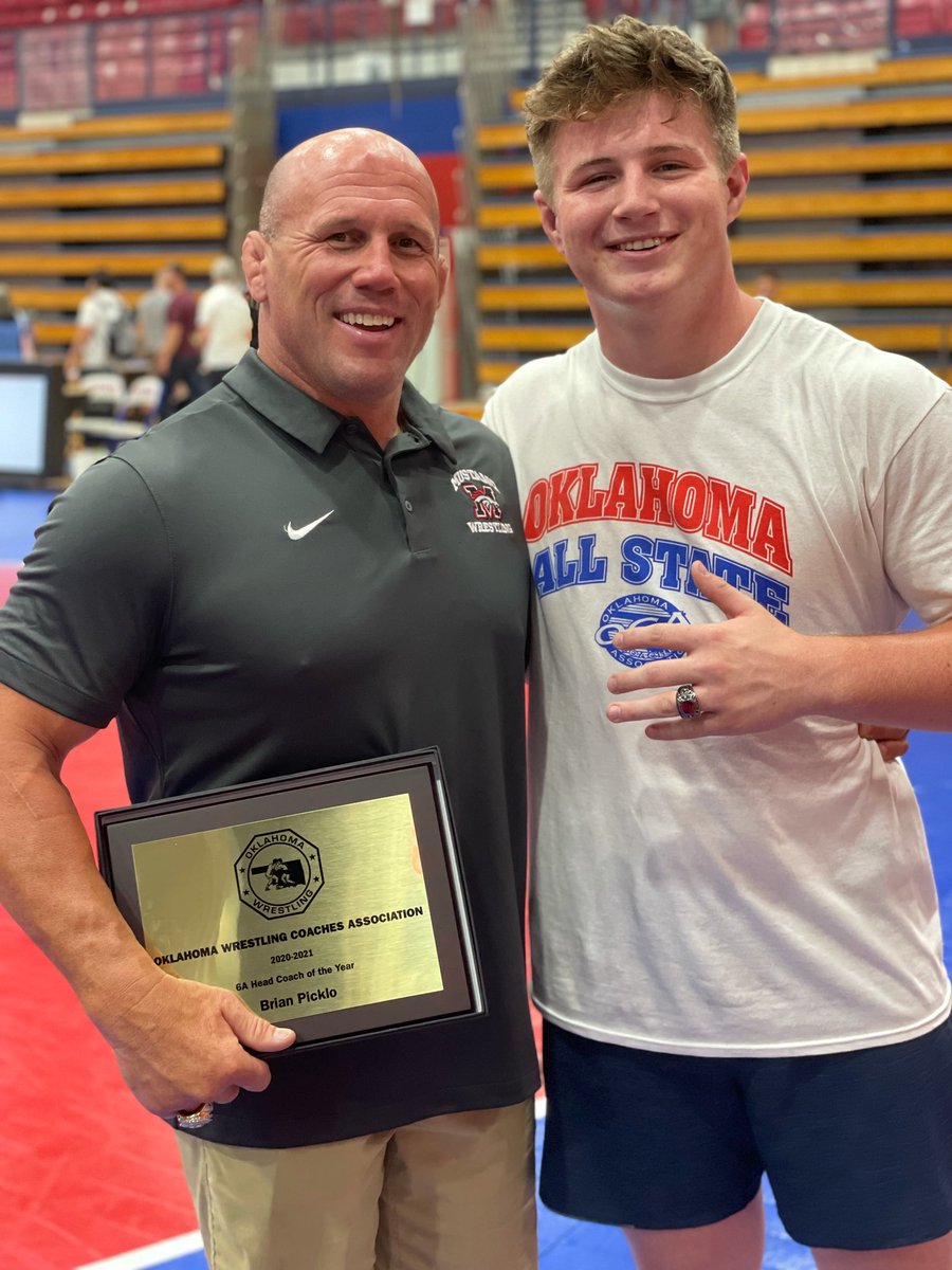 🐴🤼‍♂️ <a href="/MustangBroncos_/">Mustang Wrestling</a> got to celebrate a few accolades last night at OCA All State Wrestling!  Coach Picklo received his 6A Coach of the Year plaque, Tate Picklo received his Wrestler of the Year Trophy and Jack Kitchigham got one more win as an all stater! #GoBroncos #Horsepower