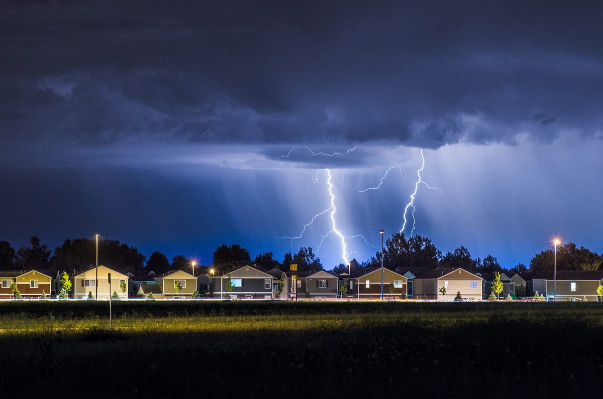 servpronwc's tweet image. Tips to Minimize Damage during Storm Season
ow.ly/hKpg50FGEn8

#storm #stormseason #damagerestoration #beprepared #servpro #charlotte