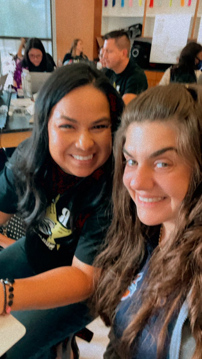 AlfanoY's tweet photo. 3 Days of Summer Summit… Salazar A Team is ready to Rise Up🙌🏻 @MariaCa09845953 #essentialeagles
#swmakeyourmark
@MolinaSunset
#DallasISDisReady
#SunMolRiseUp
@transformDISD
@dallasschools https://t.co/VcykLJuxRp