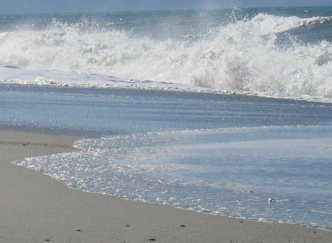 clmwdurand_'s tweet photo. ⠀
⠀⠀⠀⠀⠀𝗦𝗨𝗡𝗡𝗜𝗘𝗦 𝗢𝗡! 🌊
⠀⠀⠀⠀#MW02 #MILKYTOPIA
⠀⠀⠀
He estado paseando por la playa hoy y tengo muy claro que vendré todos los días que nos quedan aquí en la isla.
 Además de que el agua es un azul muy clarito, en estos tiempos está propia para (+) https://t.co/f9LMYILvt9
