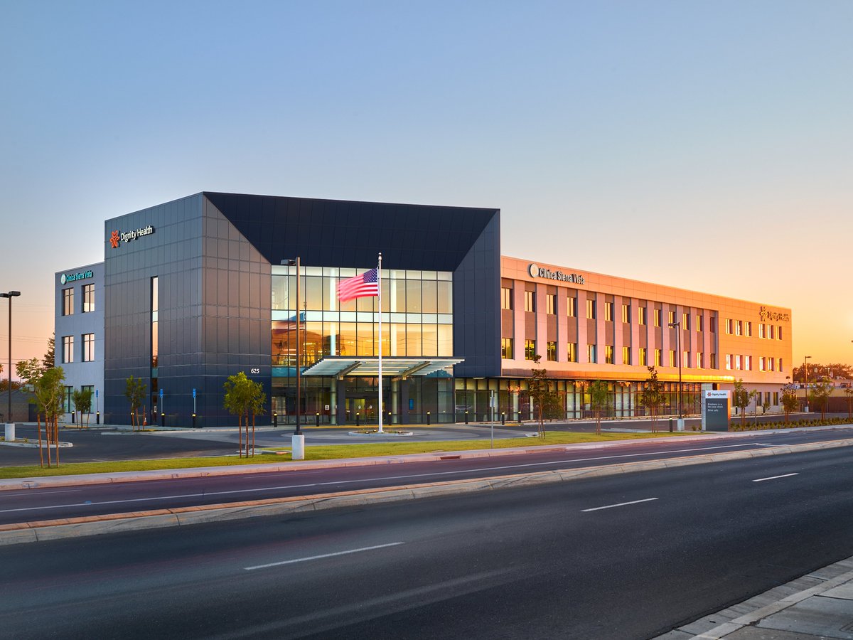 Another successful development completed! Check out a sneak peek of our new 84,000 SF Bakersfield Memorial Hospital MOB in Bakersfield, California. #medicaloffice #development #nowleasing