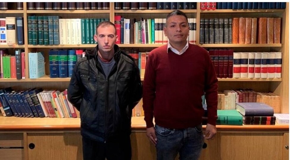 jotaalonso's tweet photo. El policía que le disparó un tiro a quemarropa a Chano se reunió con Chocobar. La Maldita Policía sigue presente con su lógica criminal. @PatoBullrich hizo muchísimo daño y potenció el discurso videlista de los agentes de fuerzas de seguridad. Ojo con la Mafia de los uniformes. https://t.co/nWW28Y5cG2