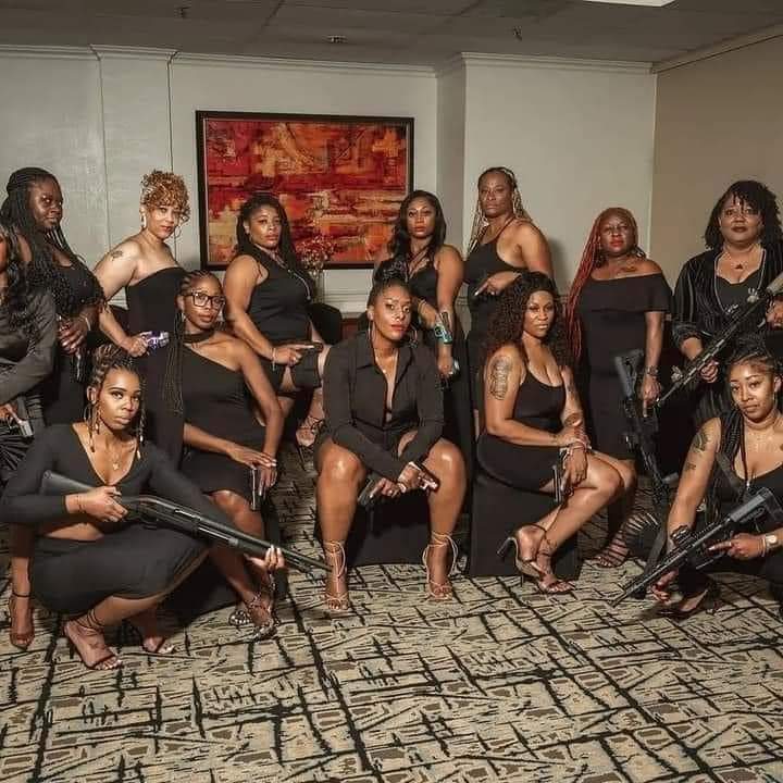 author_caramel's tweet image. They didn&apos;t come to play and neither do I! 
#iwritebooksandshit
#caramelbrowntheauthor
#blackauthorsoftwitter 
#BlackTwitter
