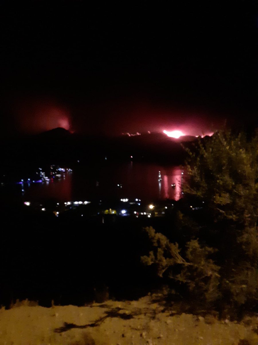 ebruc18's tweet photo. Nolursunuz acil yardım istiyoruz sabaha kadar köyümüz kalmayacak yalvarırız yardım edin yalvarırız gelin bizi yalnız bırakmayın destek gönderin Turgut Şelale,Bayır ,Orhaniye ,Söğüt, Köyü,Çiftlik,Selimiye tehlike altında
@@TCTarim @TC_icisleri 
@RTErdogan @muglabsb @marmarisbeltr https://t.co/KNI1vcTU6P