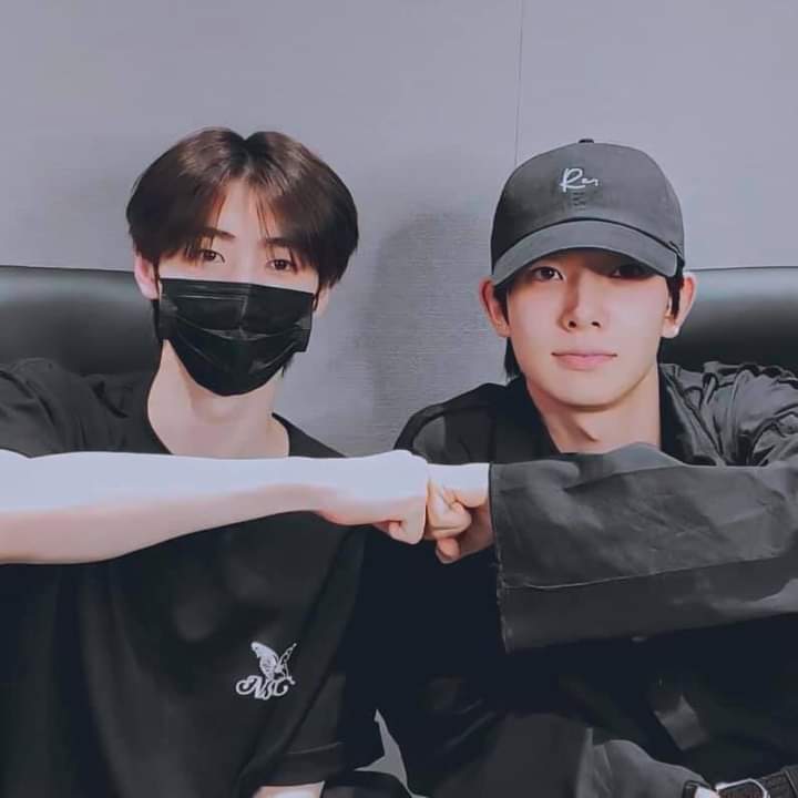 yzyvll's tweet photo. Heehoon everyone!! #HEESEUNG #ENHYPEN  #SUNGHOON #ENHYPEN_SUNGHOON  #ENHYPEN_HEESEUNG https://t.co/VX207OK7FO