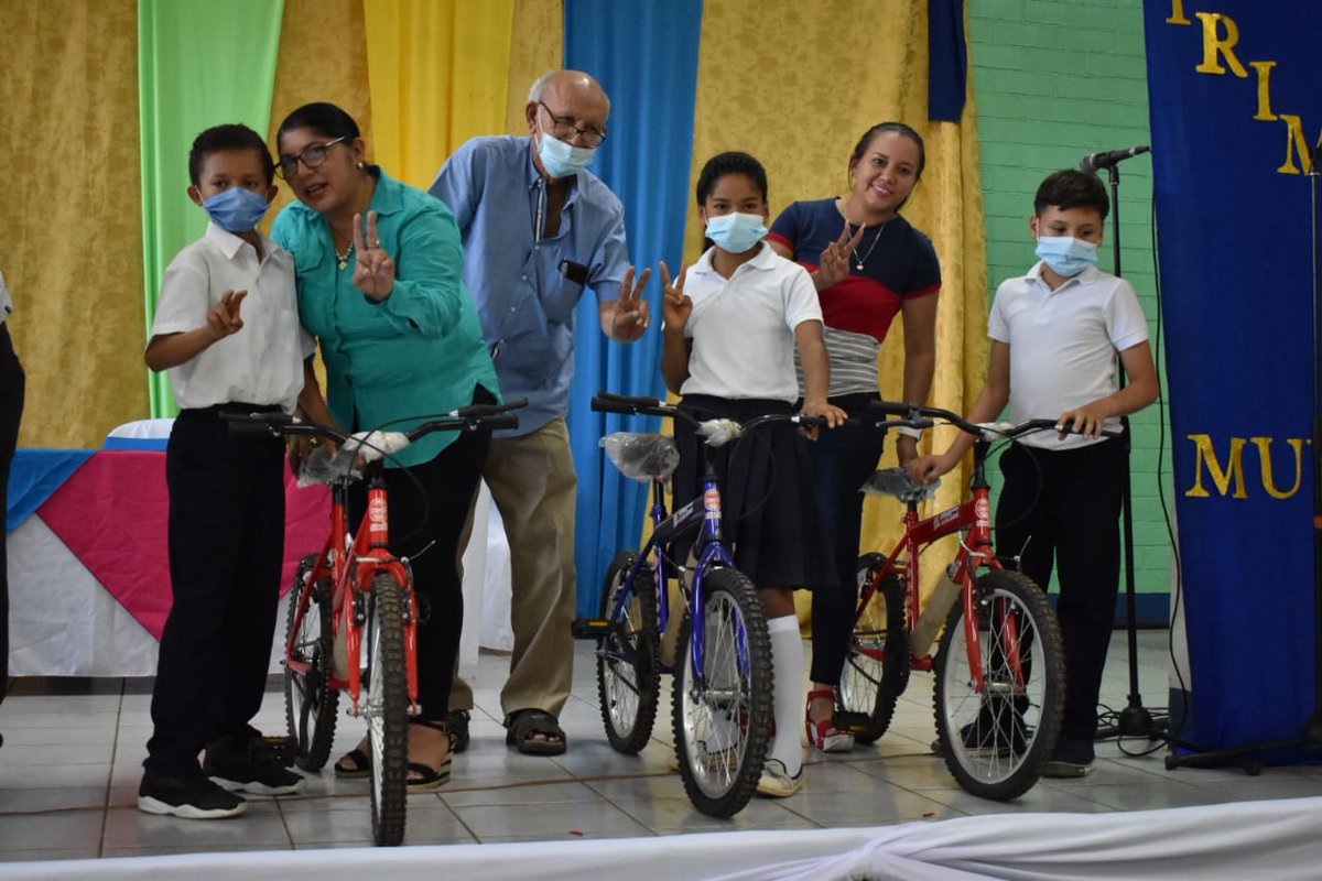 YansisNarv's tweet photo. El Gobierno Sandinista, realizo la entrega de 160 bicicletas🚴‍♂️ en el departamento de León.
Los mimados de la Revolución!❤🖤2️⃣
#TodosLosTriunfosSonDelPueblo
#LeónRevolución 
#AdelanteSiempre https://t.co/ip7jmucXxw