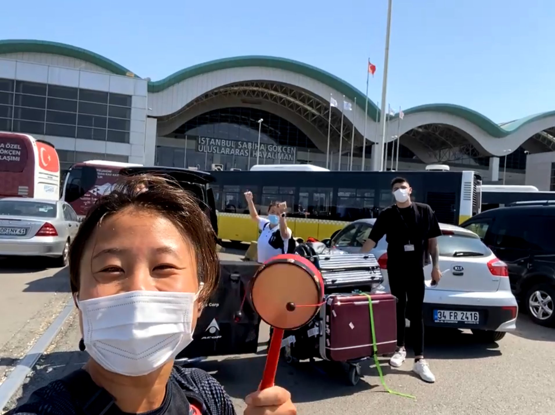 公式 木村情報技術 毎週水曜セミナー開催 弊社トライアスロン選手 松本文佳が大会出場のため トルコへ 無事到着です 7 31 土 現地時間15 00スタート がんばれ松本 動画 遠征へむけ江頭2 50さんから助言を受ける松本 57 25頃 T Co