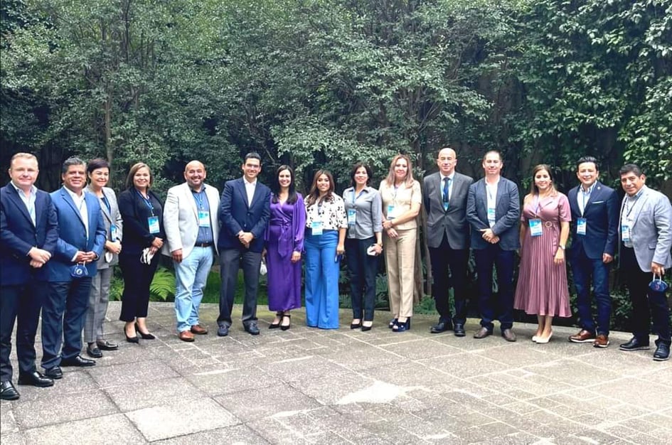 Las y los <a href="/diputadospan/">Diputados PAN</a> electos por #Guanajuato estamos listos para trabajar por las familias de nuestro estado, alzando su voz y defendiendo sus derechos de la mano de nuestro Coordinador del #GPPAN <a href="/JorgeRoHe/">Jorge Romero Herrera</a> para la #LXVLegislatura en la <a href="/Mx_Diputados/">H. Cámara de Diputados</a> 
#UnidosPorMéxico