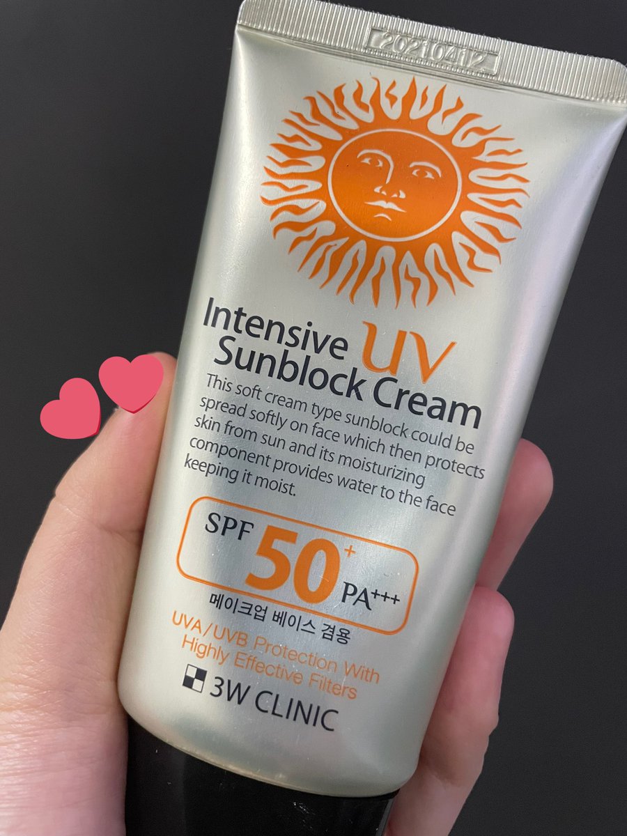 good morning!! don’t forget to wear your sunscreen today!! ☀️ 

purchase here : edbea.niaga.place or dm me! 🙈

don’t forget to use code ‘15OFF’ on min RM20 spend to get 15% off!