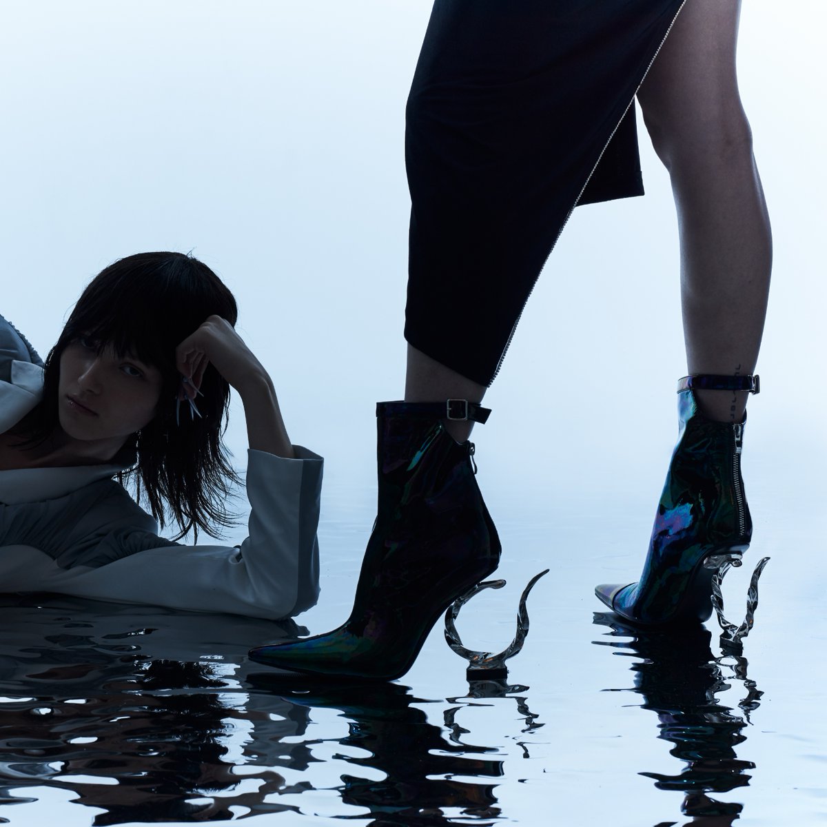 lunardeiity's tweet photo. didu metal hook heels, 2020 https://t.co/Y4eLcwLevQ