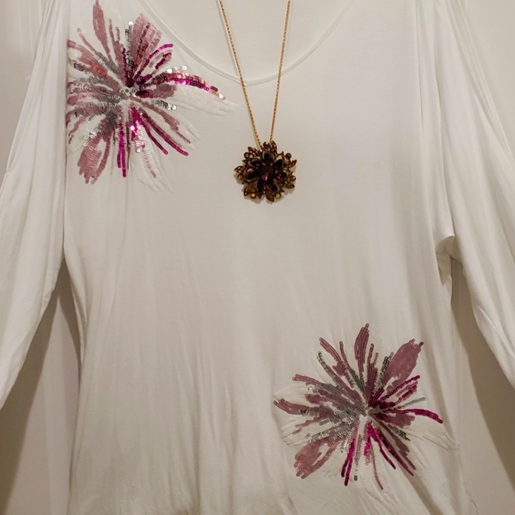 dnoern's tweet image. So good I had to share! Check out all the items I'm loving on @Poshmarkapp #poshmark #fashion #style #shopmycloset #coach #incinternationalconcepts: posh.mk/TA4YFCEAiib