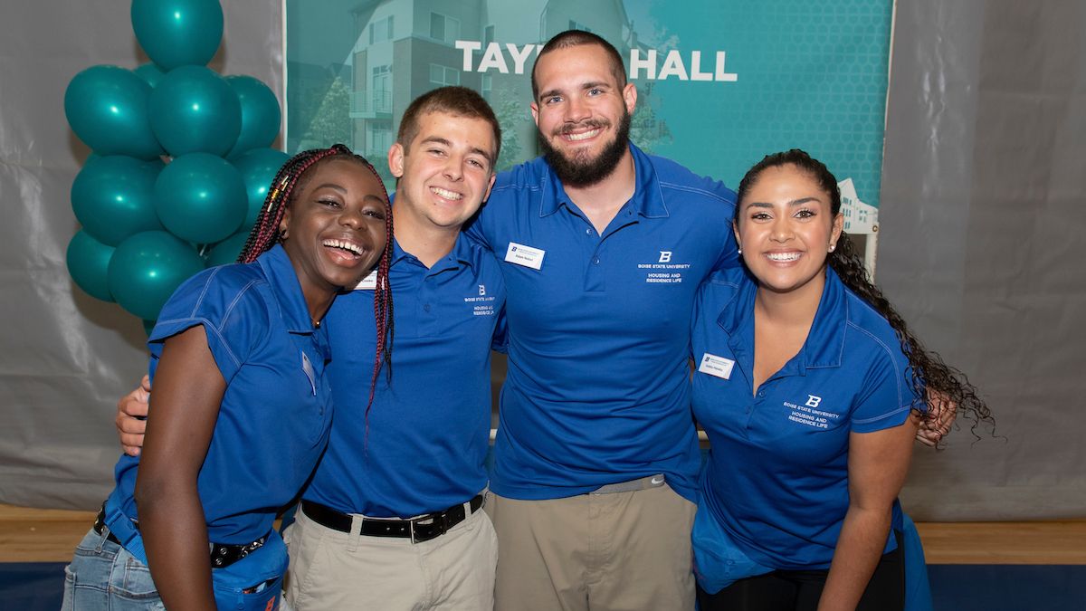 The best way to multitask: prepare for the school year while simultaneously building a community for yourself on campus! Get a head start on your semester and apply for on-campus jobs now. Link in bio to begin your search.
#BoiseState #GetInvolved