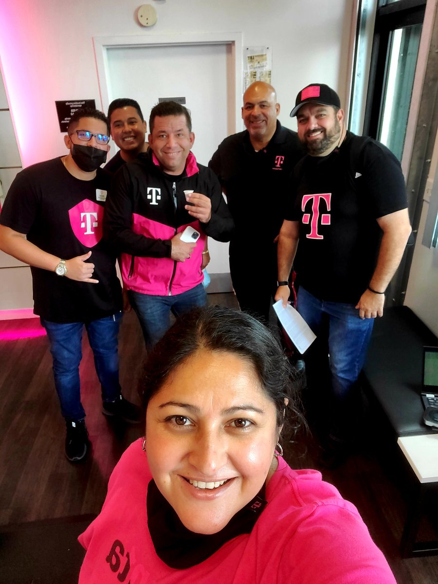 It was an amazing day visiting @wirelessvision stores with @romikfrias.@WeWontStopJoe, Daniel Rodriguez. It was a great day of learning and sharing experiences! #oneteamtogether #doittherightwayalways. @pattyc101 @JonFreier @AnnieG_FL @TracyNolan_