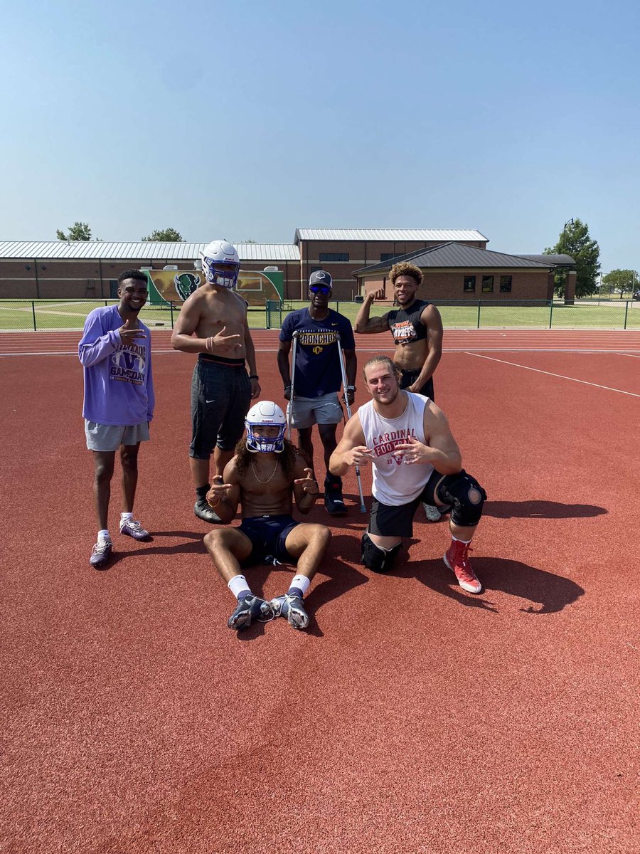 pull up to obu tm @7 for the all state game❕🤝chos💙 (missing a few)