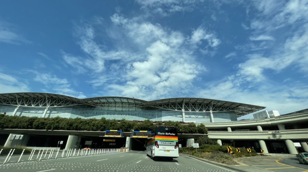 0camp0_luis's tweet photo. High clouds drifting over San Francisco International Airport (SFO) near San Bruno, CA. #CAwx #BayArea #summer #weather #wxtwitter #july2021 #clouds #highclouds #photography #shotoniphone12mini #shotoniphone #SanFrancisco #SFO 📱📱📱📱📱🌤🌤🌤🌤🌤☁️☁️☁️☁️☁️ https://t.co/CunfCPKUqt