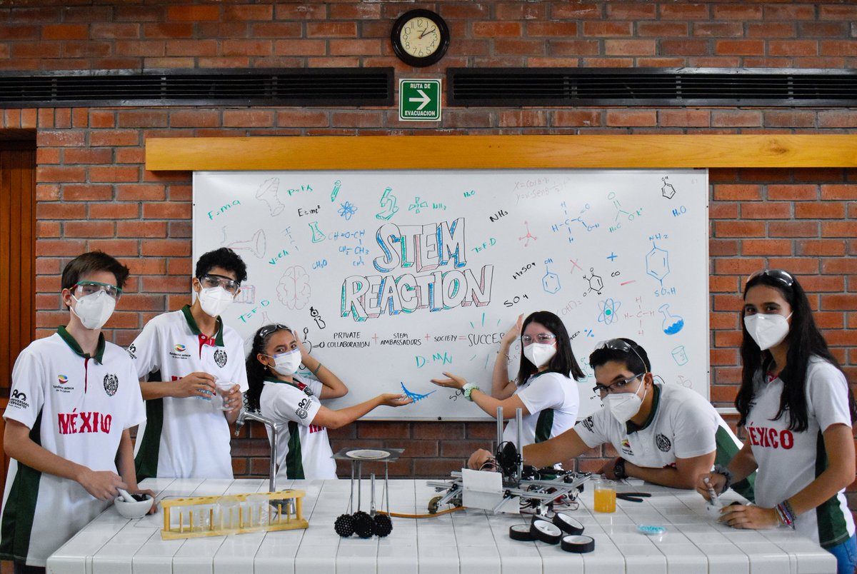 Social Media Challenge #1 | Picture This <a href="/F1RSTglobal/">FIRST Global</a>
We are back! 🙌🇲🇽
The Covid-19 pandemic closed many doors, so we are opening new ones. School desertion levels went up with the pandemic, so we are serching for ways to make STEM react as a key factor in quality education📚