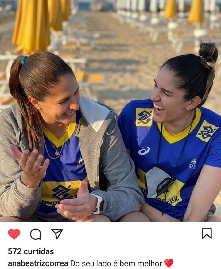 anafckrockwell's tweet photo. Vou resumir a fofoca: Bia namorava a Roberta e chifrou ela com a Natália e há boatos que a Gabi tentou acobertar e quando a Roberta descobriu saiu dando block em todo mundo e a Bia assumiu com a Natália postando essa foto com a legenda “com vc é bem melhor”  depois mudou https://t.co/IVahxsOzyP