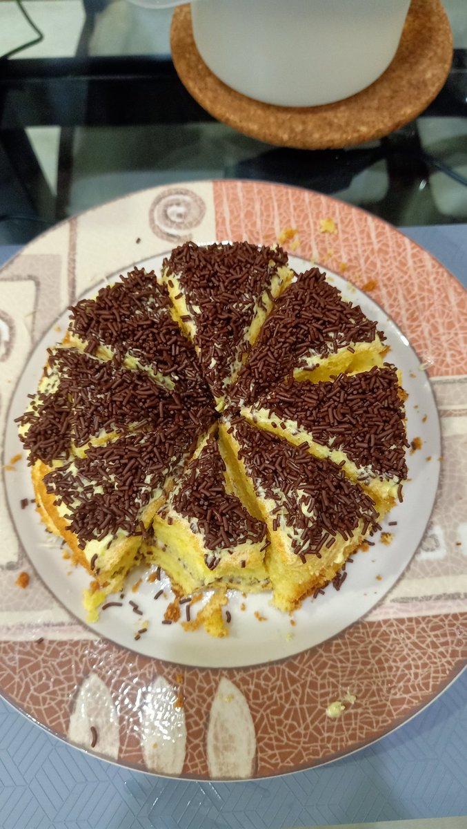 rou_yin's tweet photo. Finally, baking done. Mmg pakai panci sultan hasilnya beda 🙈. https://t.co/w21ufezDOT