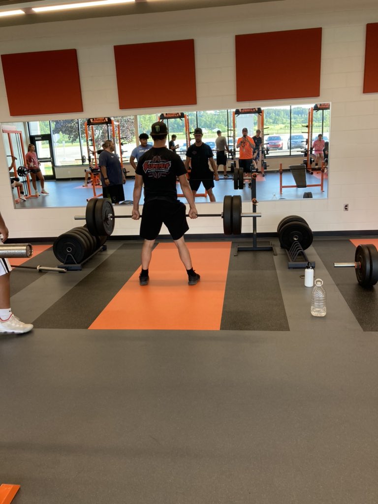 Huge night for our guys tonight! We had four of our lifters enter into the 800 pound club with just 3 lifts for the first time.

Ben Peterson 885
Daniel Munoz 845
Frankie Martinez 810
Kenneth Sisson 805

Tremendous effort all the way around.