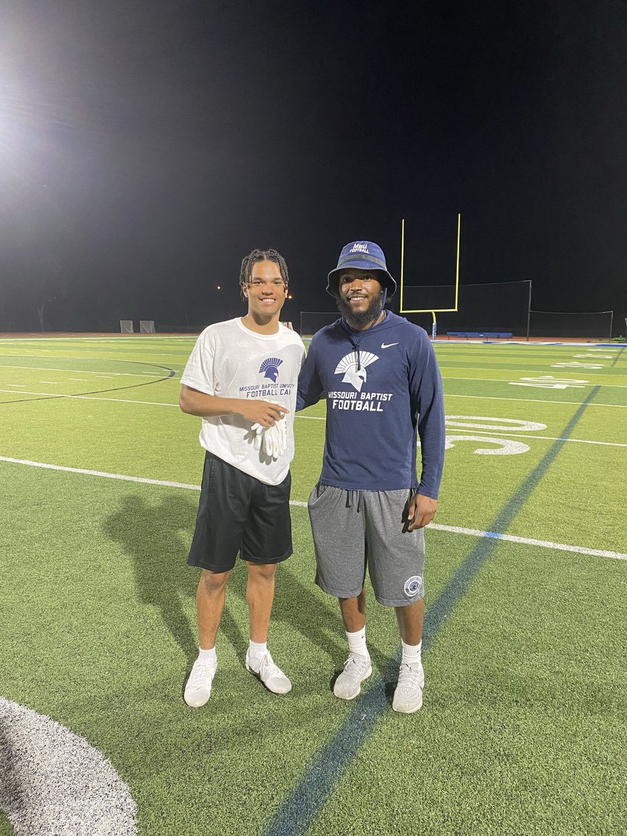 PeytonWebster5's tweet photo. Extremely blessed to receive my second offer from Missouri Baptist University. Thank you to @Johnson36Dj and @MBUCoachB for the amazing opportunity!! @CoachBigPete @DeepDishFB https://t.co/roPqnCc25X