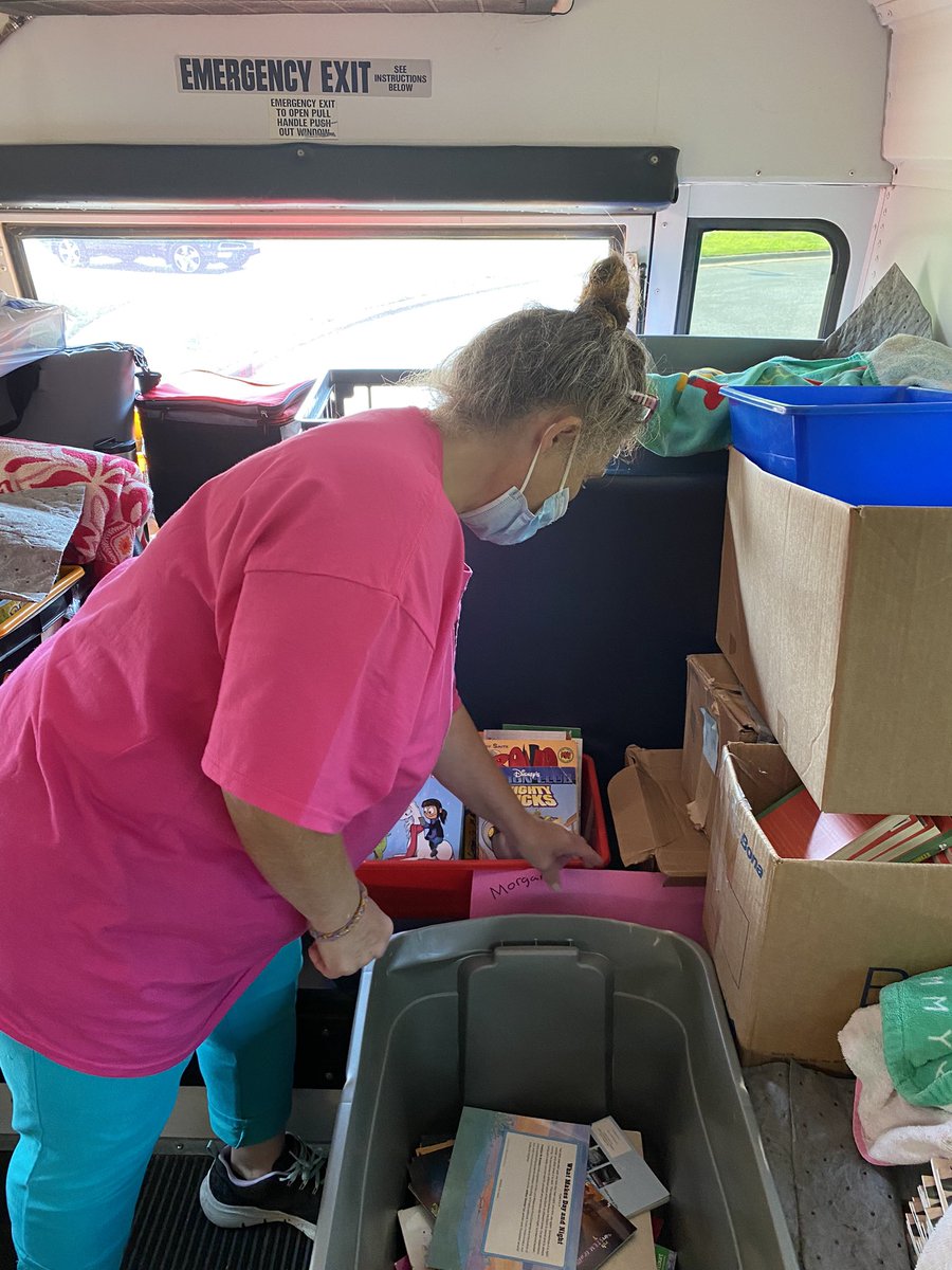 Renee_McKinnon1's tweet photo. ๐ฃHey #teamUCPS! The mobile book bus was a ๐hit of summer 2021! PLEASE drop a message โคต๏ธ below to thank the book bus crew for spreading positive literacy vibes โก๏ธ@UCPSNC! @AGHoulihan #UCPSbookbus #literacy4U #UCPSsummerlearning https://t.co/55taXZS3cC