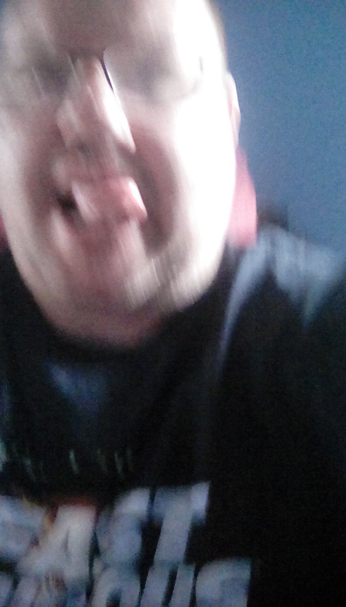 I'm looking 4a serious relationship if u interested in me do me and follow me