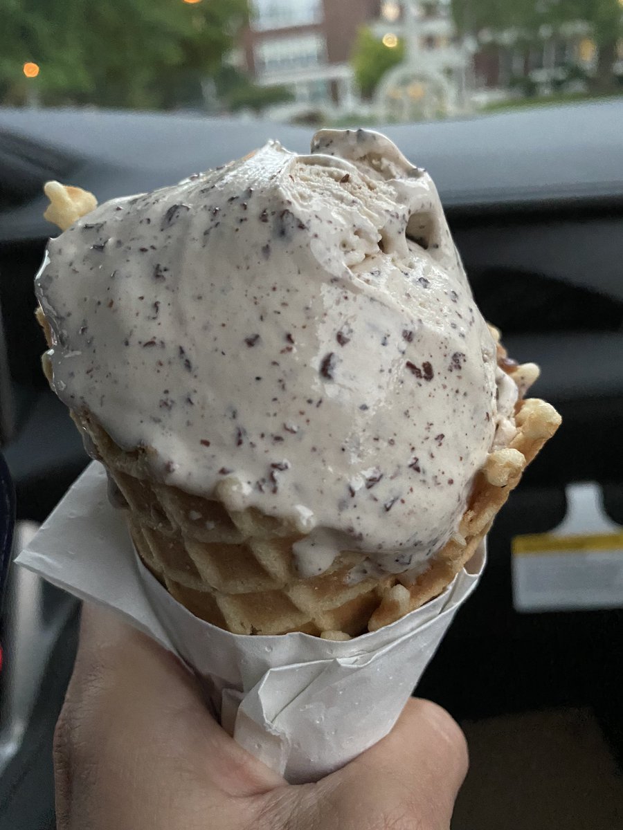 KimPegula's tweet image. First time at Rosie’s in East Aurora!😍