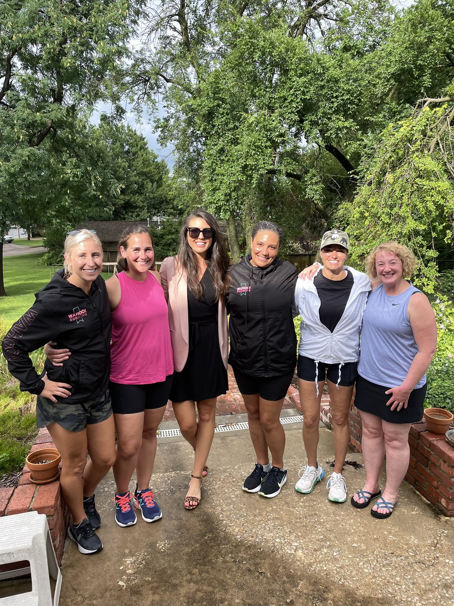 estherchris06's tweet image. This awesome @WahooRunning crew that’s waiting to get picked for the @MichelobULTRA TCS NYC marathon team. #RunForULTRA #ThisisWAHOO! #teamultra