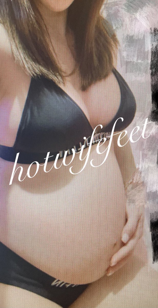 hotwifefeet2's tweet photo. 明明人哋想一早落去游下水，點知🌧

有冇人試過係泳池曳曳？😏 

#bikini #sexy #hot #pregnant #pregnancy #boobs #bigboobs #孕婦#比堅尼 #asiangirl https://t.co/k3uQXKFj6Q