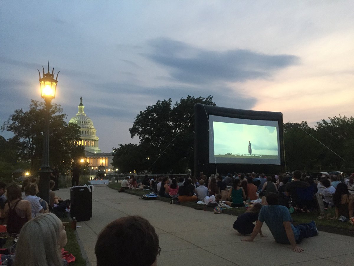 A beautiful night to watch The Sound of Music. ⁦<a href="/Events_LOC/">Events at the Library of Congress</a>⁩