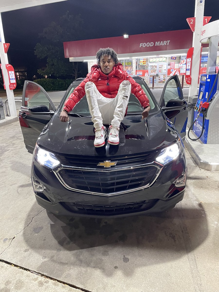 espnwavy's tweet photo. Moncler on my coat my drip ain’t just fa show 🩸 https://t.co/jr9uz7yaNF