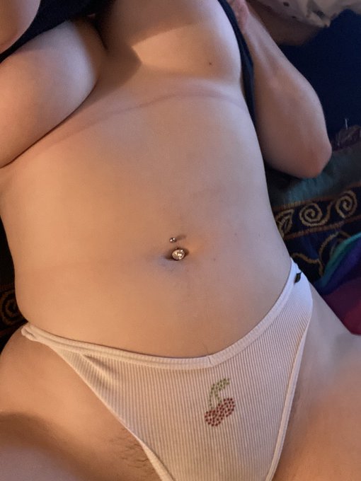 3 pic. Hey :)🍒 https://t.co/XOcqEu2pvk