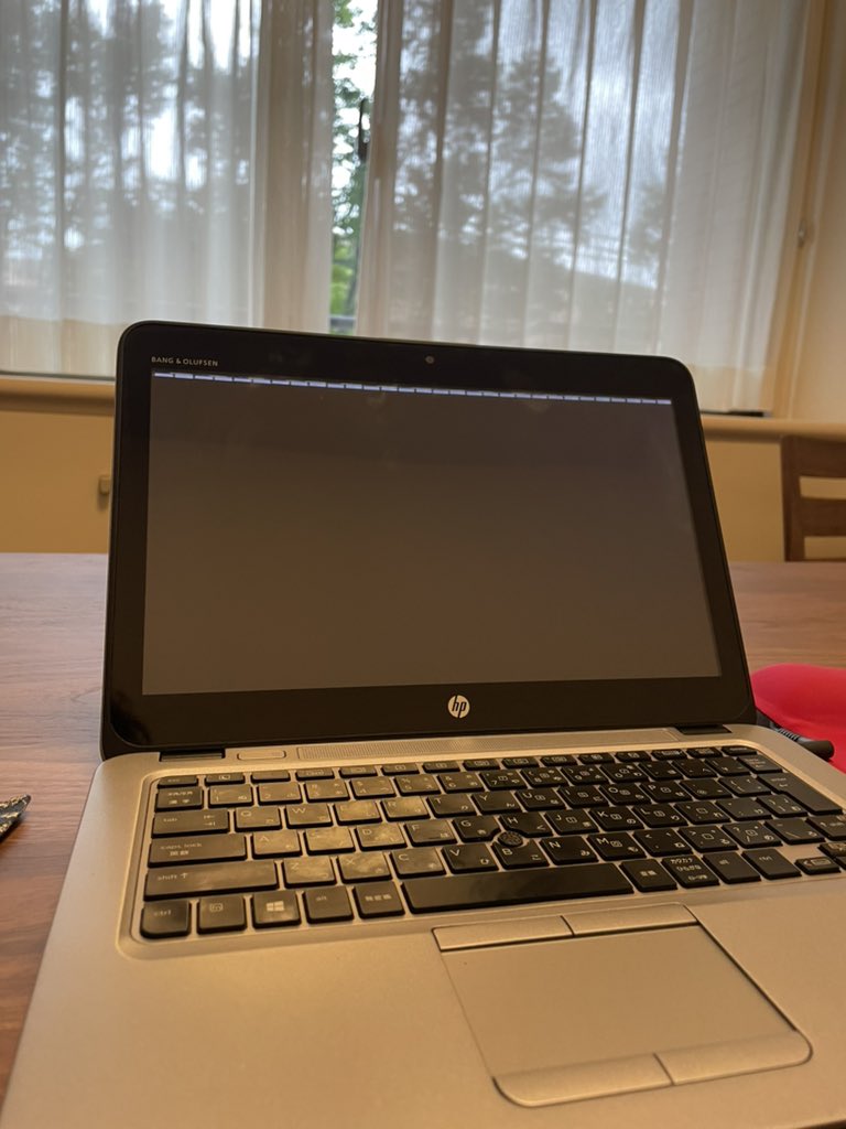 諦めて、
強制終了するべきか否か。
さよなら未保存のやつら、またどこかで。涙

それより雷すごいな。