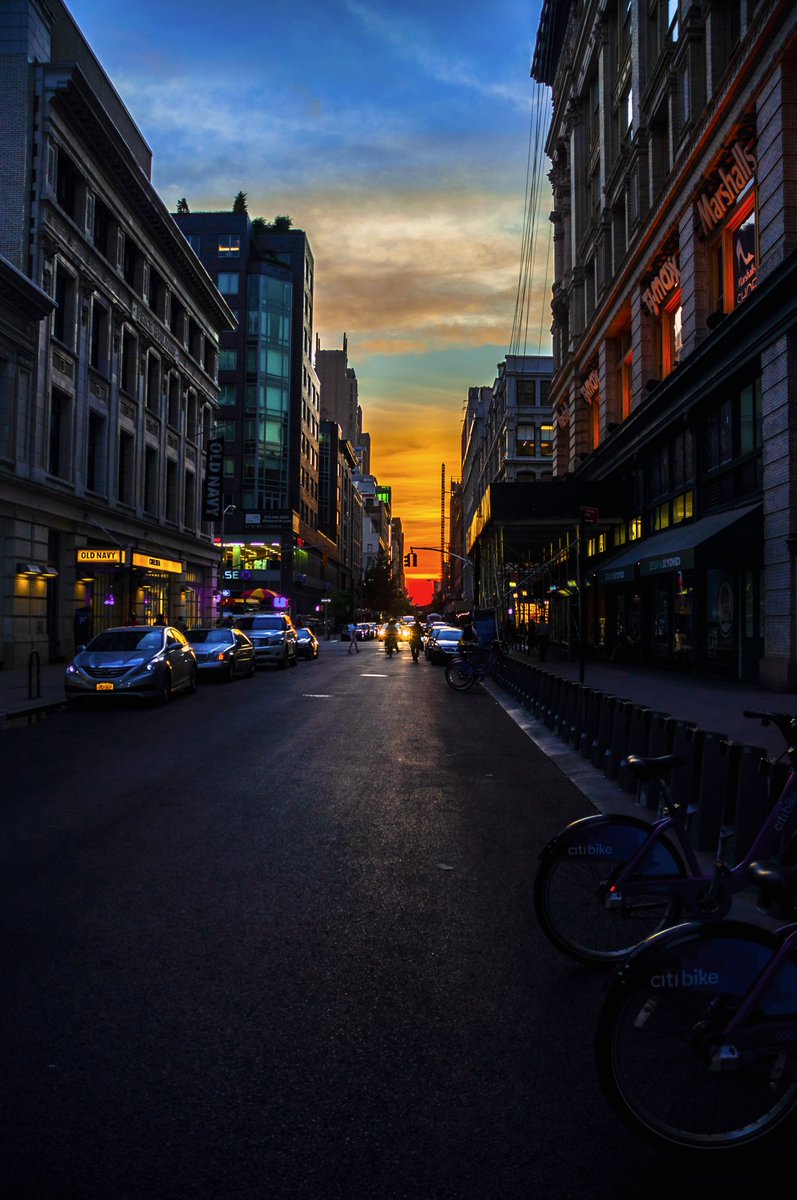 And The sun will set for you & the shadow of the day
Will embrace the world in gray🎼 /Print available/ #Jalvarezphoto / // #usaprimeshot #gothamcity  #photooftheday #nycprimeshot Print available/ #Jalvarezphoto // #nycprimeshot #NYC #NY #Photography